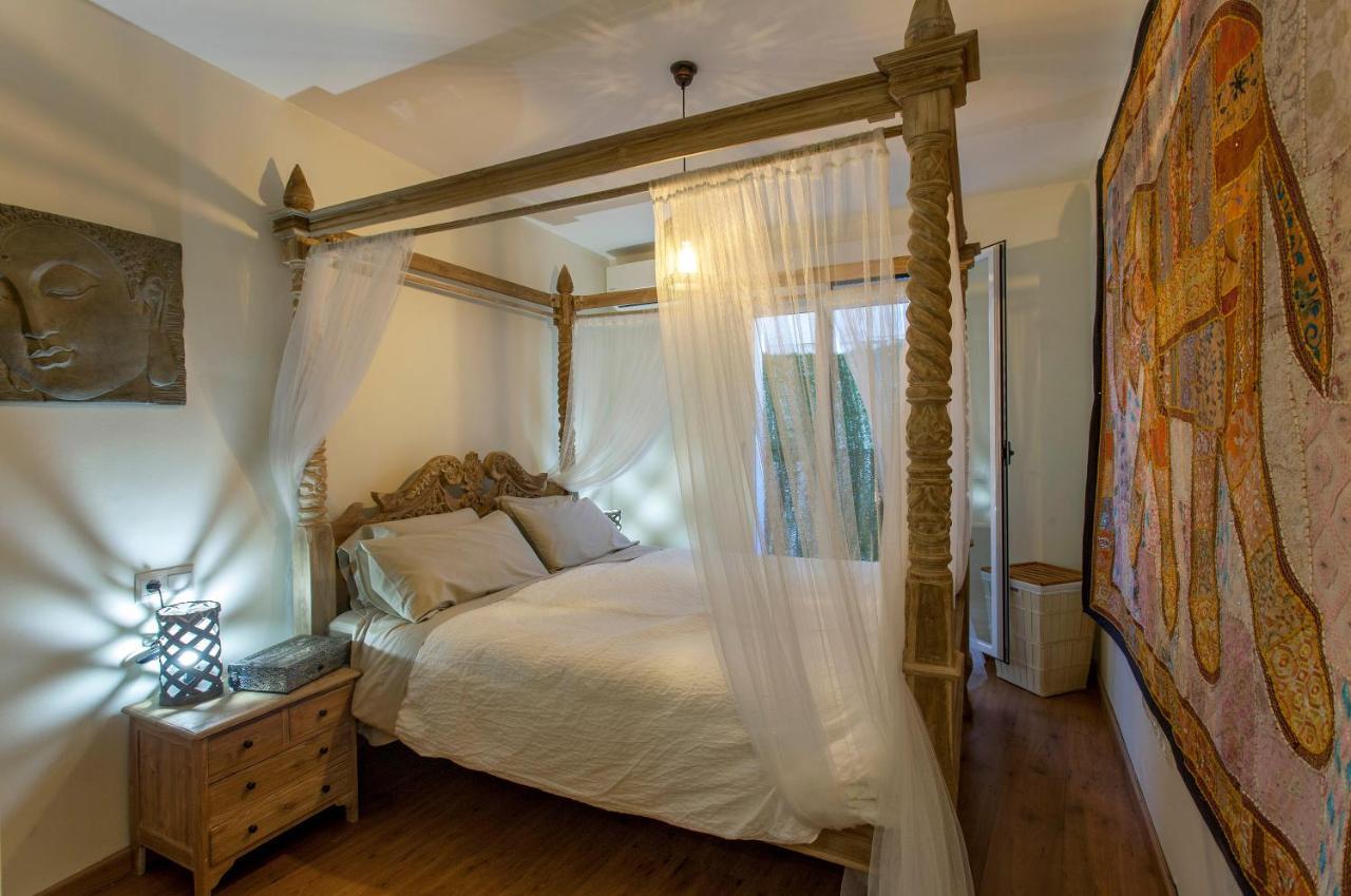 Luxurious & Alluring Home In Historic Town Βαλένθια Εξωτερικό φωτογραφία
