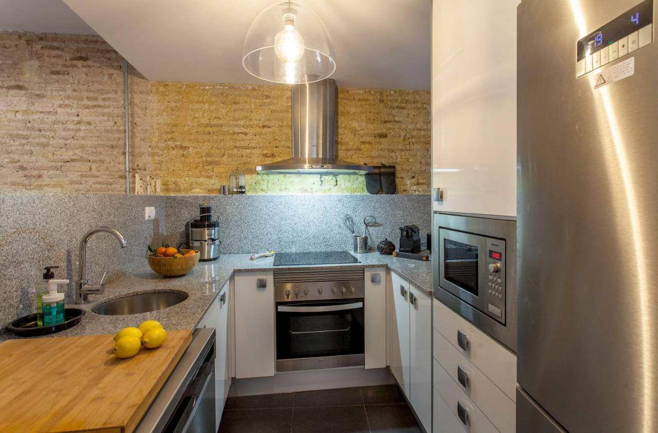Luxurious & Alluring Home In Historic Town Βαλένθια Εξωτερικό φωτογραφία