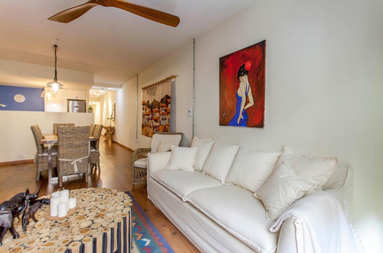 Luxurious & Alluring Home In Historic Town Βαλένθια Εξωτερικό φωτογραφία