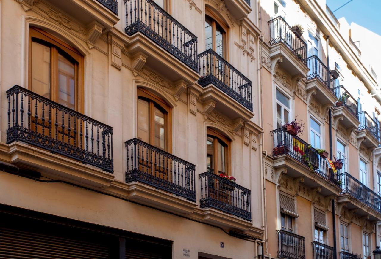 Luxurious & Alluring Home In Historic Town Βαλένθια Εξωτερικό φωτογραφία